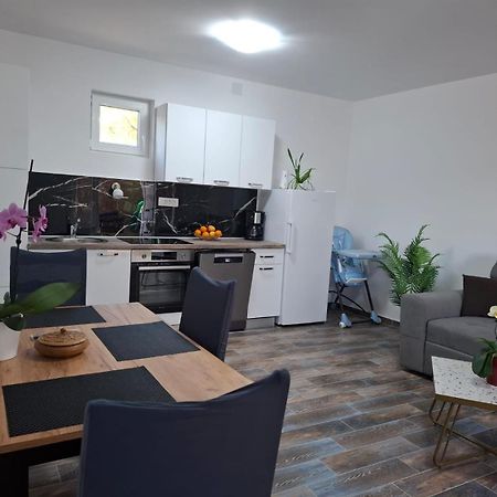 Holiday Home Zeljko,Marija & Jakov Starigrad Paklenica Εξωτερικό φωτογραφία