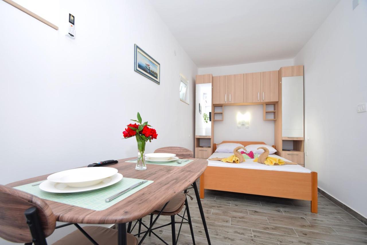 Holiday Home Zeljko,Marija & Jakov Starigrad Paklenica Εξωτερικό φωτογραφία