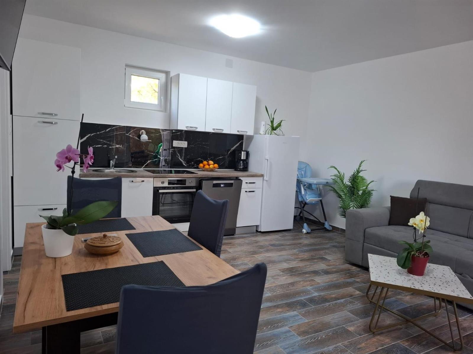 Holiday Home Zeljko,Marija & Jakov Starigrad Paklenica Εξωτερικό φωτογραφία